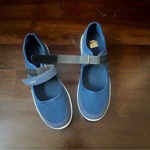 Air Cushioned Lightweight Sneakers